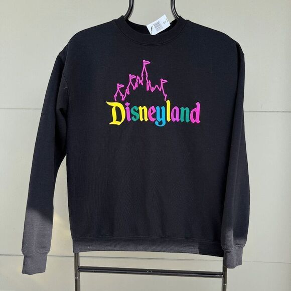 Disneyland Park Exclusive Sweatshirt Black Multicolor Castle Print Retro Aesthet - Picture 1 of 7